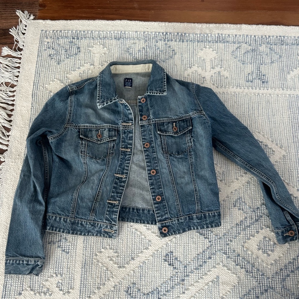 GAP Blue Jean Jacket - size L but fits more like a relaxed M